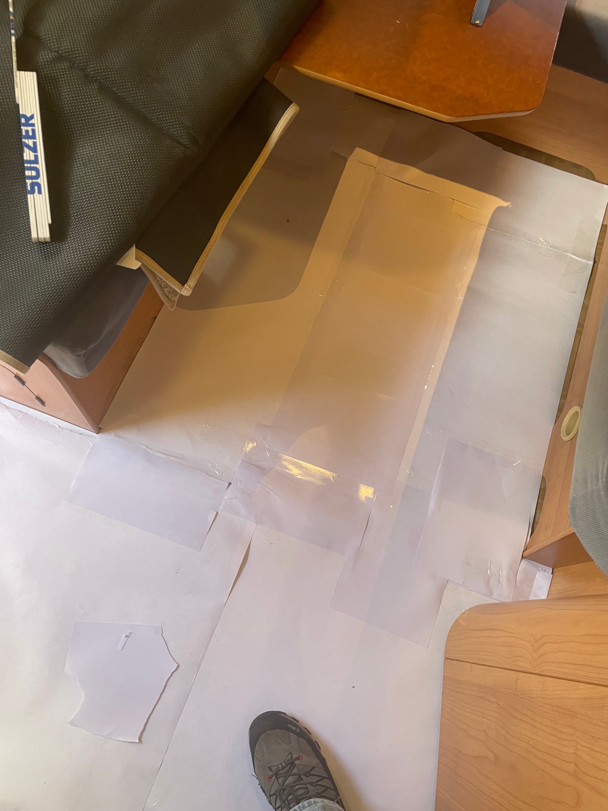 DIY-Teppich im Wohnwagen verlegen: Flauschig warm und rutschfest