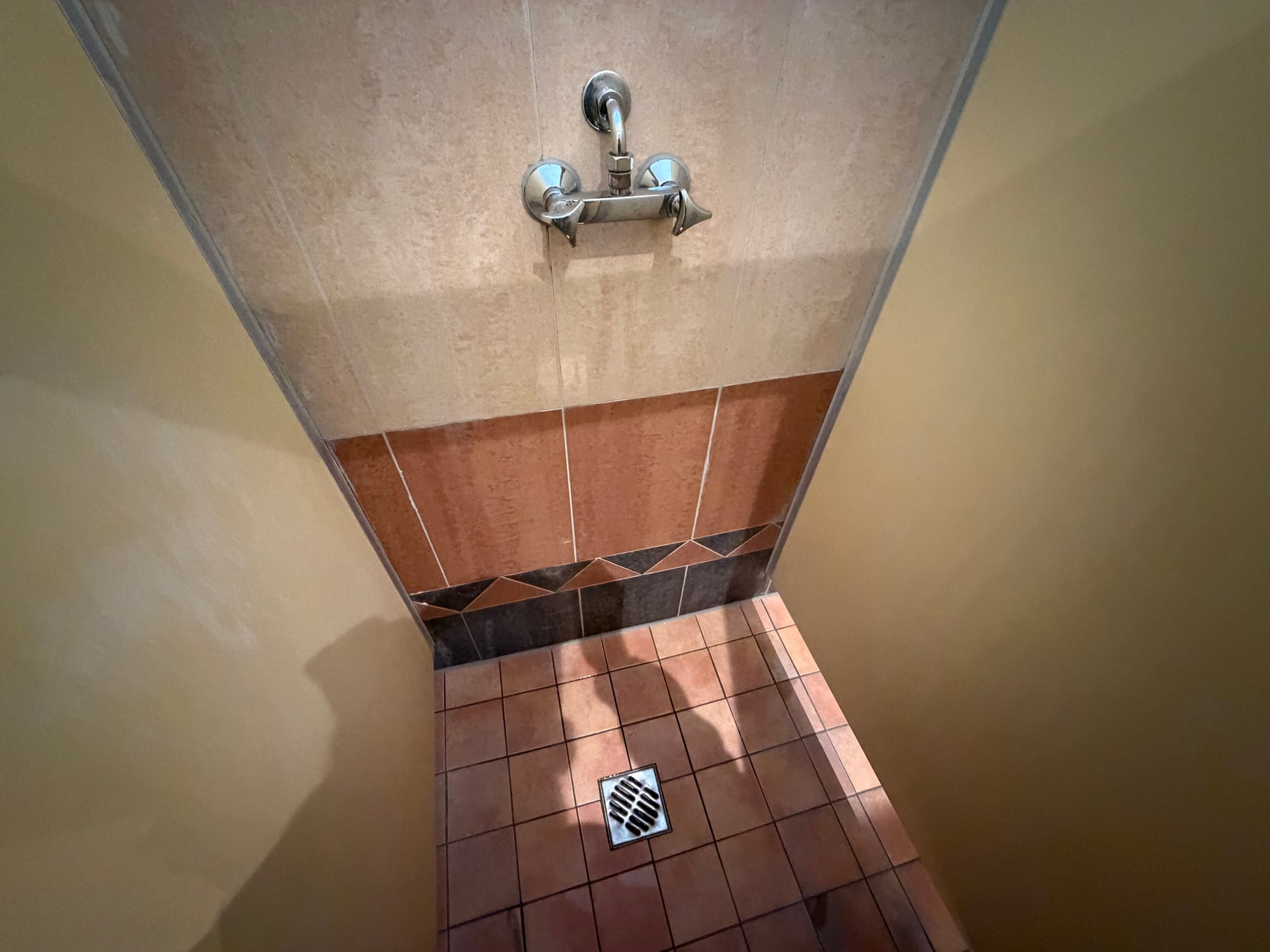 Camping direkt am Rhein: Unser Check vom Wellness-Rheinpark-Camping Bad Hönningen