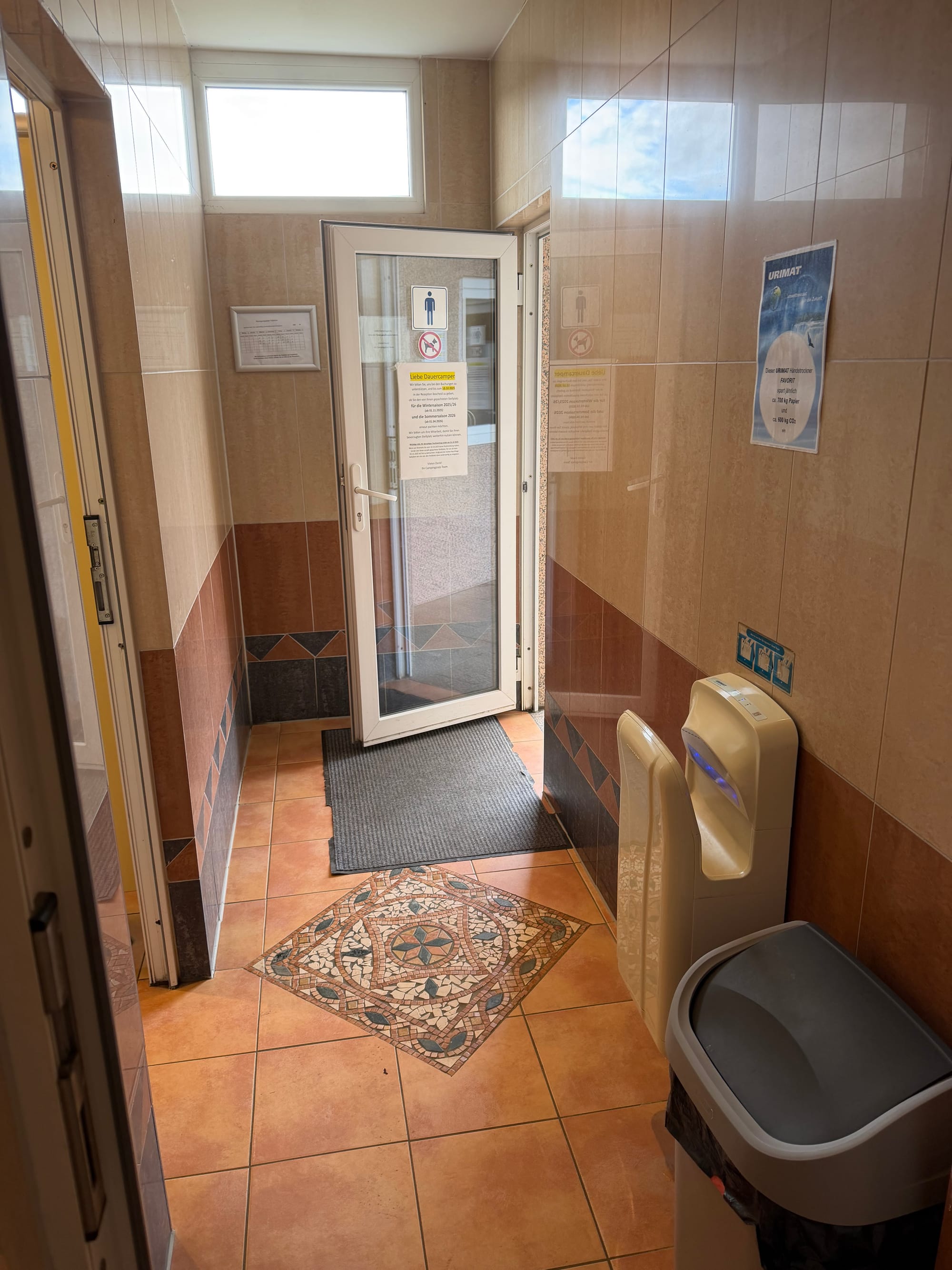 Camping direkt am Rhein: Unser Check vom Wellness-Rheinpark-Camping Bad Hönningen